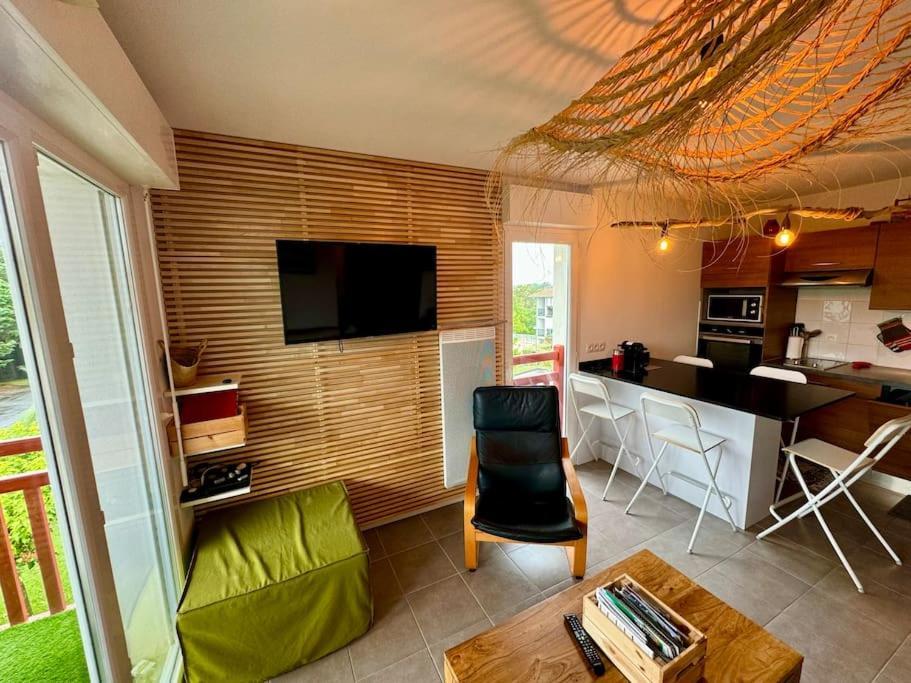 Grand Appartement - Piscine - Plage- Terrasse サン＝ジャン＝ド＝リュズ エクステリア 写真